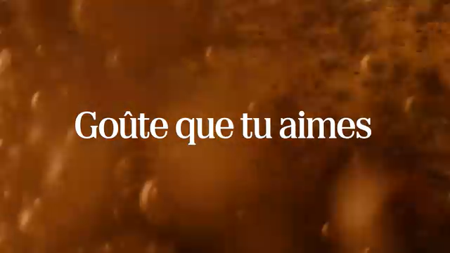 Spot publicitaire Coca-Cola Zéro Sucres avec du Coca-Cola pétillant et une canette bien fraîche dans son nouveau design.