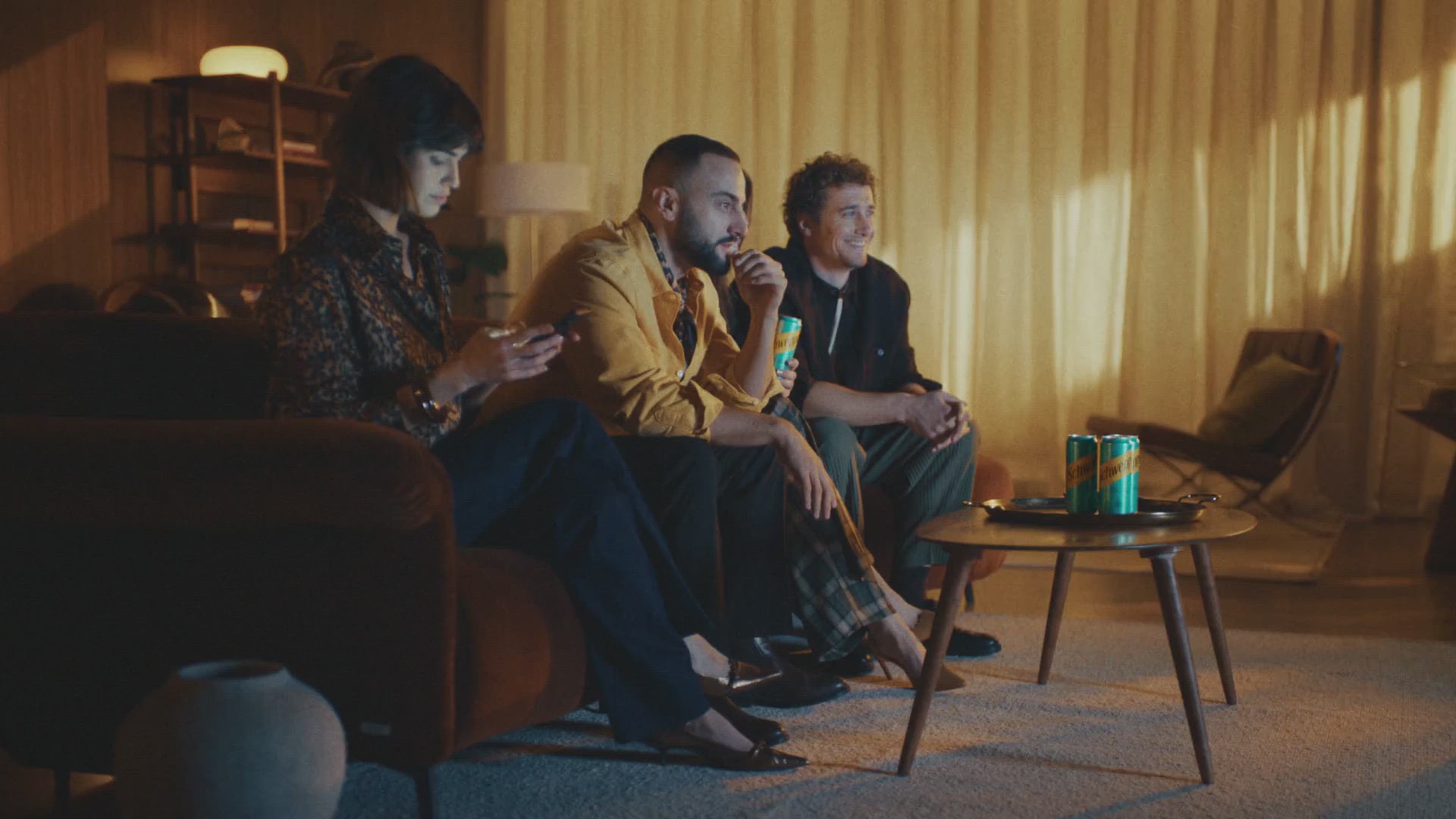 Вкус достоен за вашето време. Schweppes